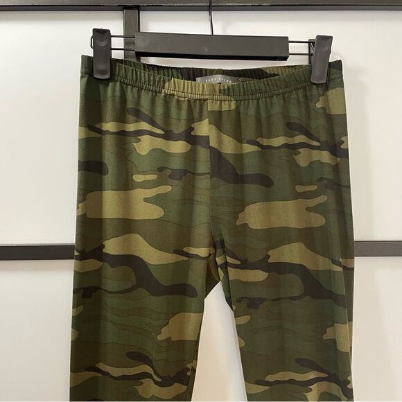 [s] Suzy Shier Soft Everyday Green, Black & Tan Camo Leggings Women’s - Picture 6 of 15